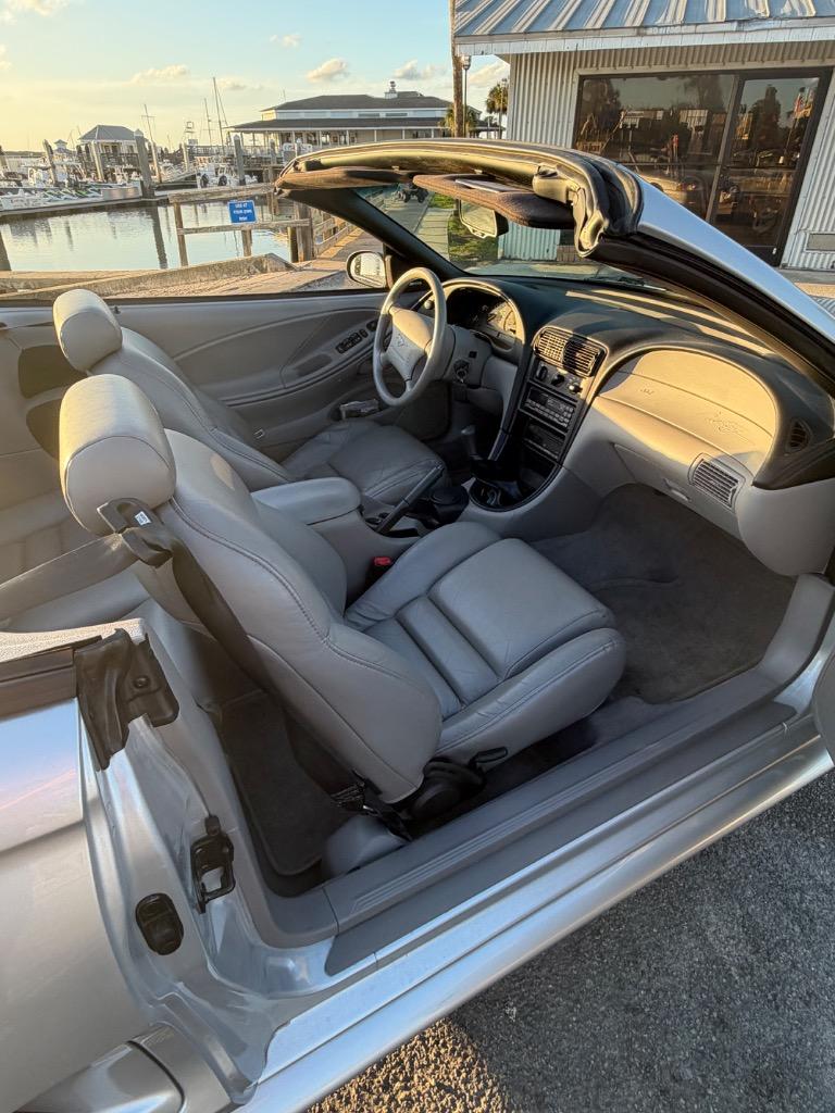 1998 Ford Mustang GT - Photo 7